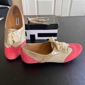 Not Rated Party Pops coral flats.